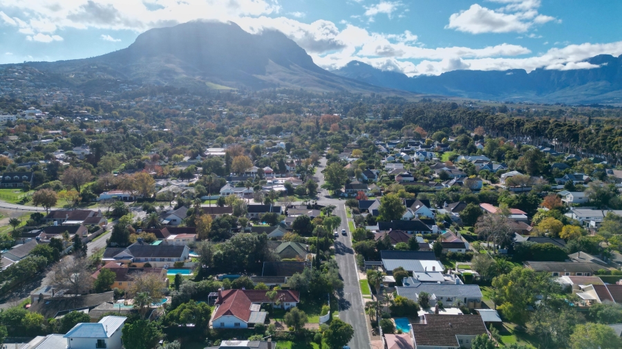 3 Bedroom Property for Sale in Somerset West Western Cape